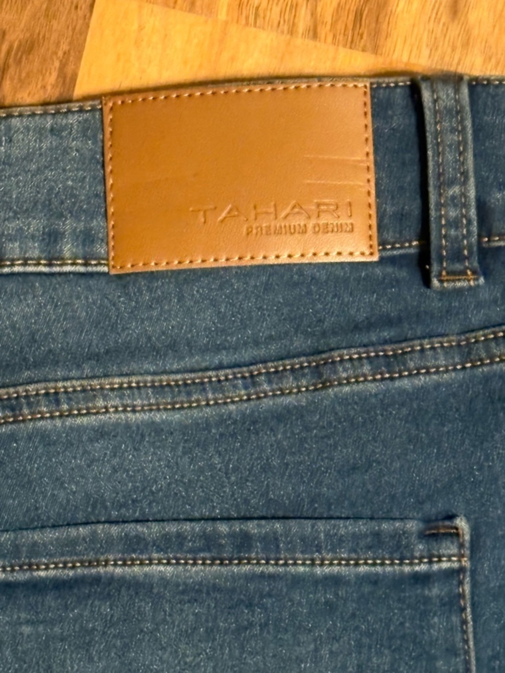 Tahari Mid Rise Bootcut Jeans 20W Dark Wash Stretch Denim NWT Flare - Picture 8 of 9